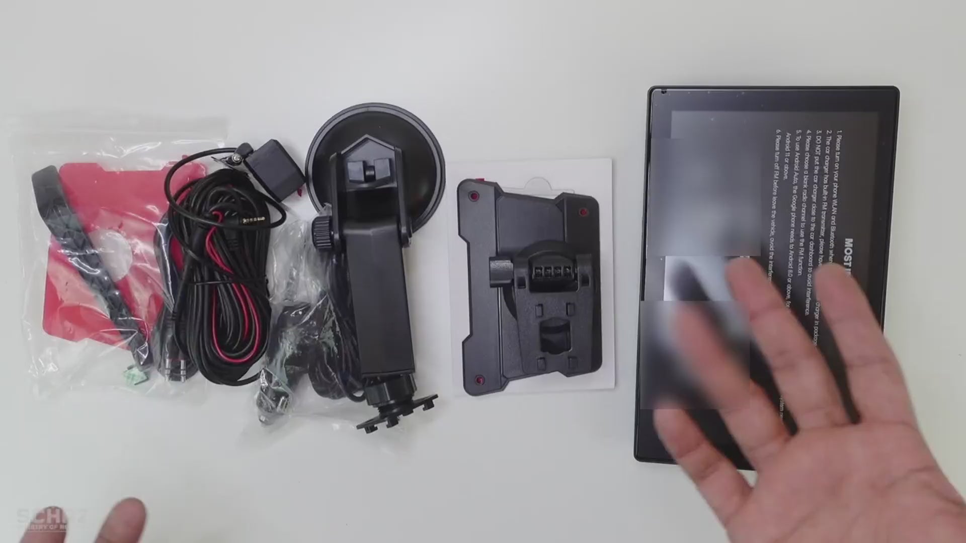 Video demonstration of the ESSGOO 7-inch car stereo showcasing wireless CarPlay, Android Auto, Bluetooth hands-free calling, and touchscreen interface
